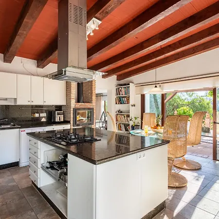Chalet Gorgeous Spanish Chalet, Pool And Views *
